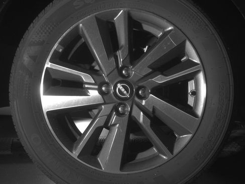 Used 2025 Nissan Versa SV FWD image 18