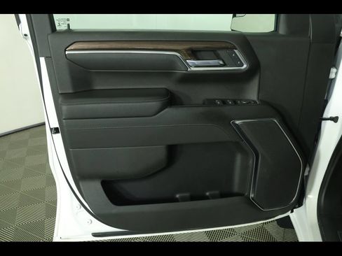 Used 2022 Chevrolet Silverado 1500 LT AWD/4WD image 23