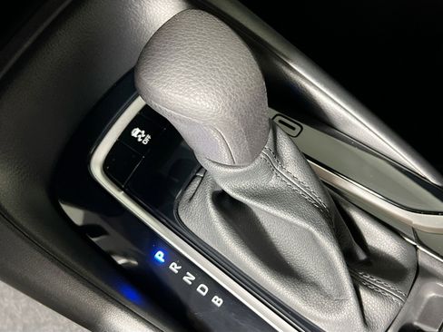 Used 2022 Toyota Corolla LE FWD image 23