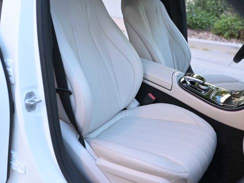 Used 2017 Mercedes-Benz E 300 image 11