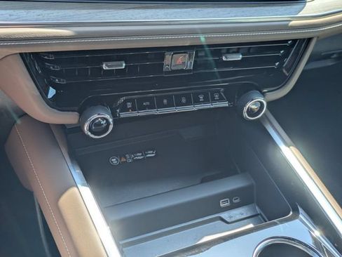 New 2026 Chevrolet Tahoe High Country AWD/4WD image 22