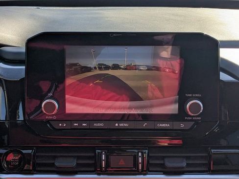 Used 2025 Nissan Pathfinder SV image 30