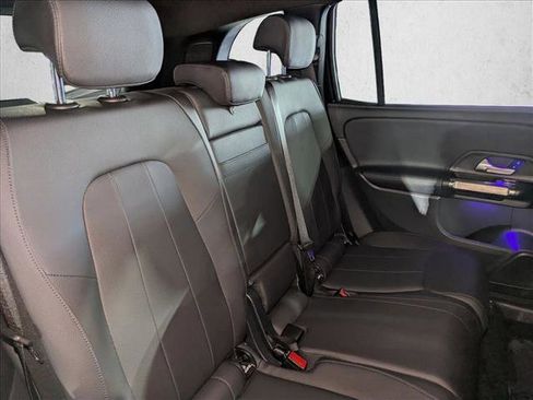 Used 2025 Mercedes-Benz GLB 250 image 17