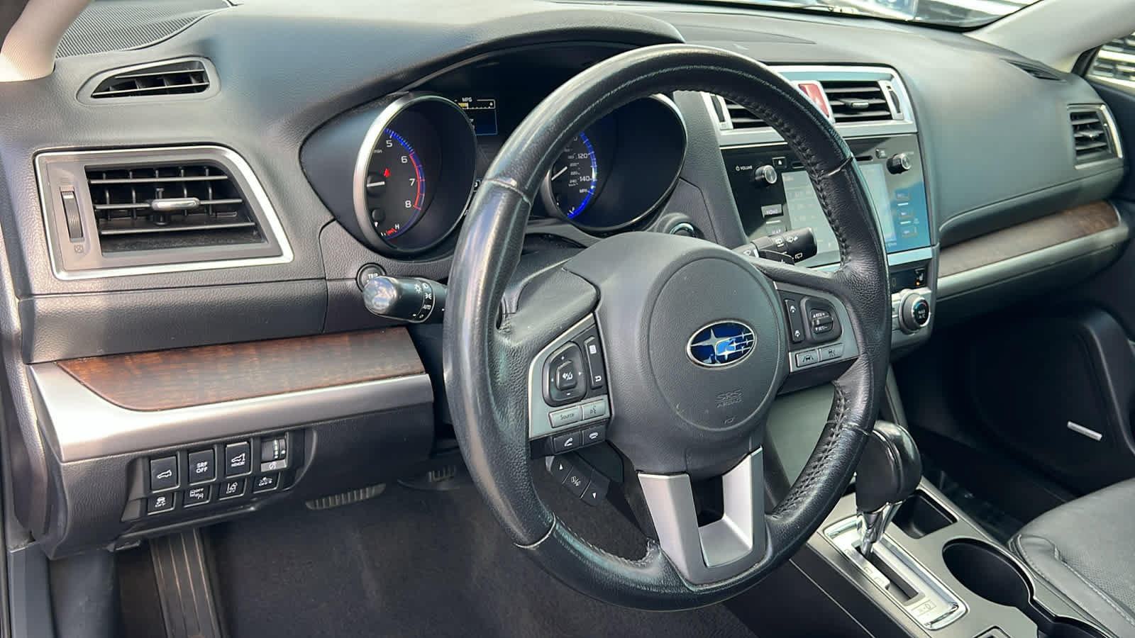 Used 2017 Subaru Outback 2.5i Limited AWD/4WD image 10