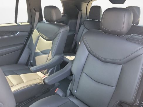 Used 2020 Cadillac XT6 Premium Luxury FWD image 12