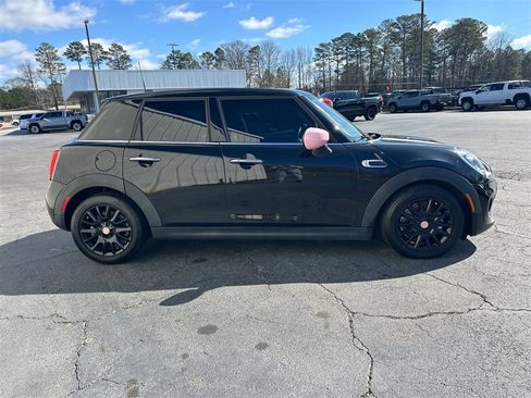 Used 2020 MINI Cooper 4-Door Hardtop image 5