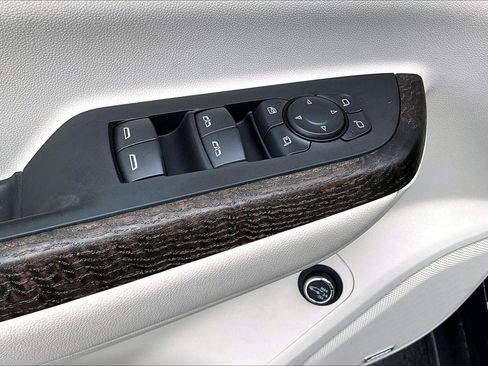 Used 2023 GMC Acadia Denali w/ Denali Technology Package AWD/4WD image 37