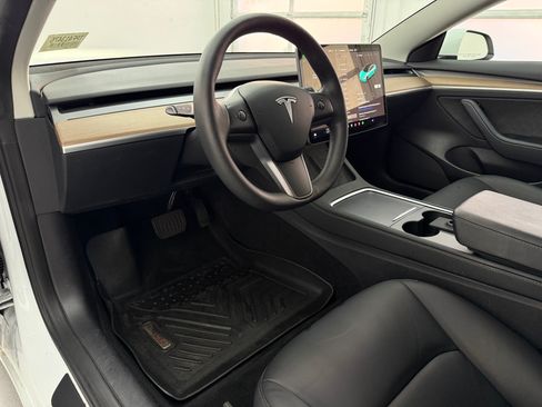 Used 2023 Tesla Model 3 Standard Range RWD image 4