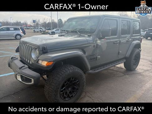 Used 2020 Jeep Wrangler Unlimited Sahara image 2