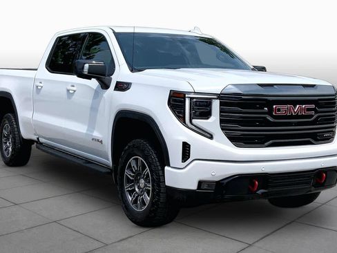 Used 2024 GMC Sierra 1500 AT4 w/ AT4 Premium Package AWD/4WD image 3