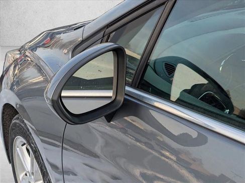 Used 2018 Chevrolet Cruze LT image 15