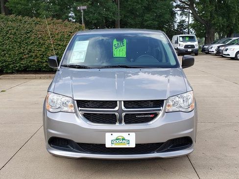 Used 2018 Dodge Grand Caravan SE w/ UConnect Hands-Free Group FWD image 9