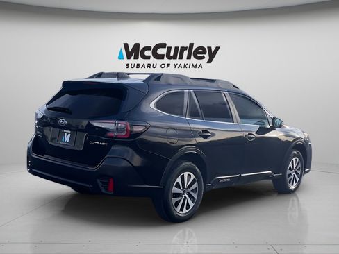 Used 2020 Subaru Outback Premium image 6