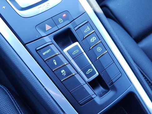 Used 2024 Porsche 718 Boxster image 24