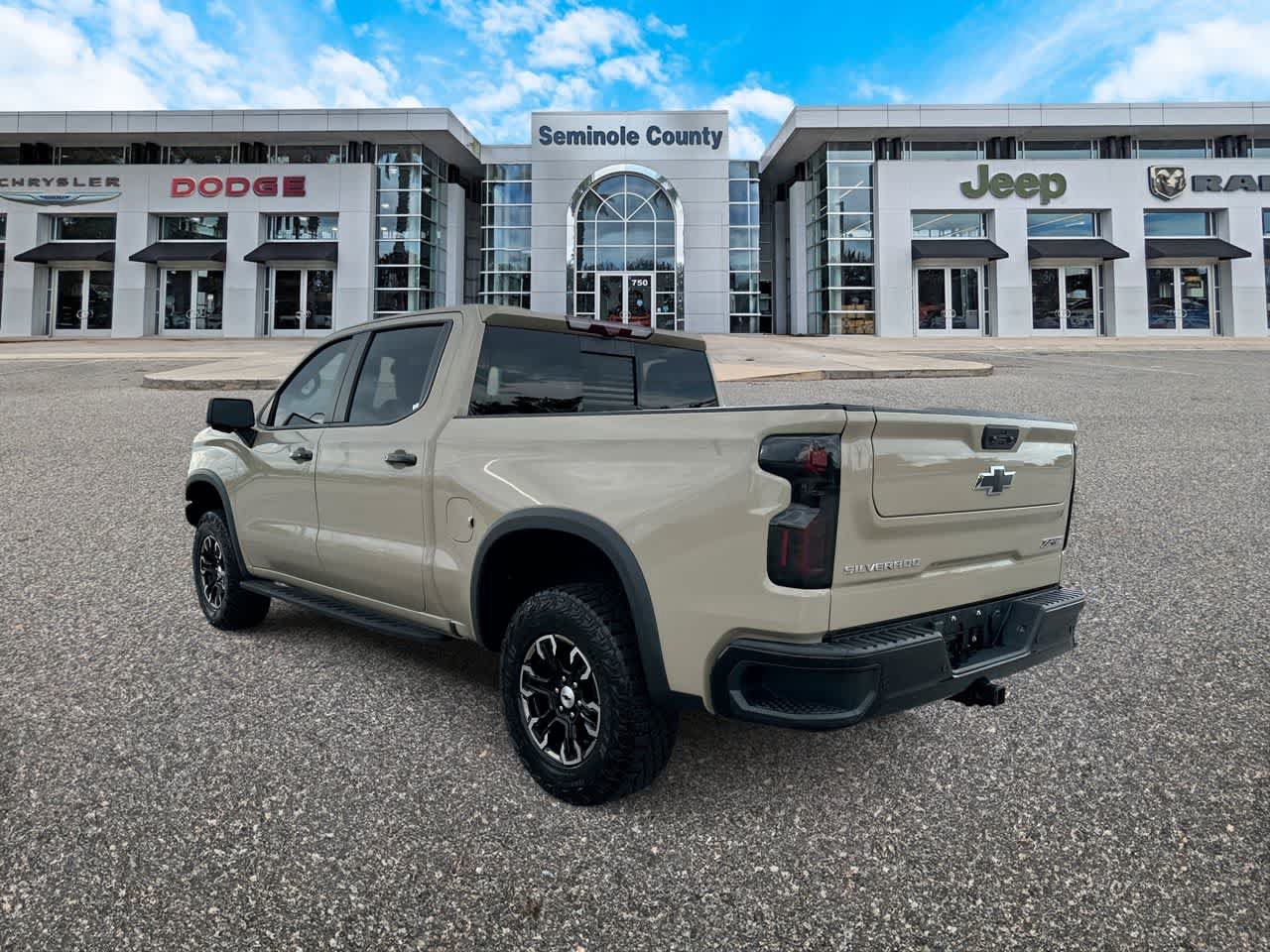 Used 2023 Chevrolet Silverado 1500 ZR2 AWD/4WD image 6