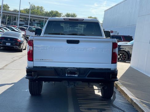 Used 2020 Chevrolet Silverado 2500 W/T w/ WT Convenience Package AWD/4WD image 4