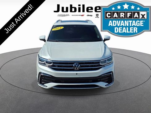 Used 2024 Volkswagen Tiguan SEL R-Line AWD/4WD image 2