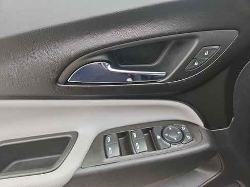 Used 2024 Chevrolet Equinox LS w/ LS Convenience Package FWD image 22