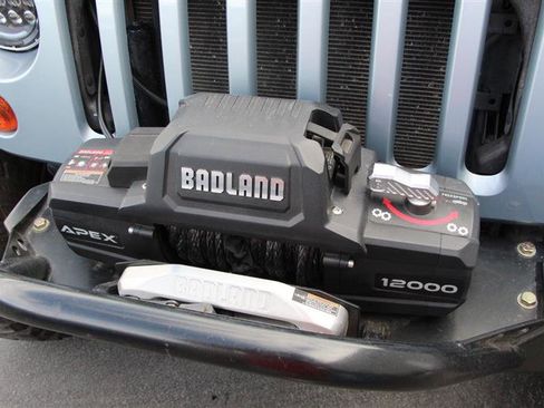 Used 2012 Jeep Wrangler Unlimited Rubicon w/ Dual Top Group AWD/4WD image 38