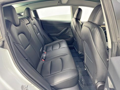 Used 2022 Tesla Model 3 image 40