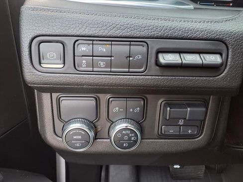 Used 2022 GMC Yukon XL Denali w/ Denali Ultimate Package image 25