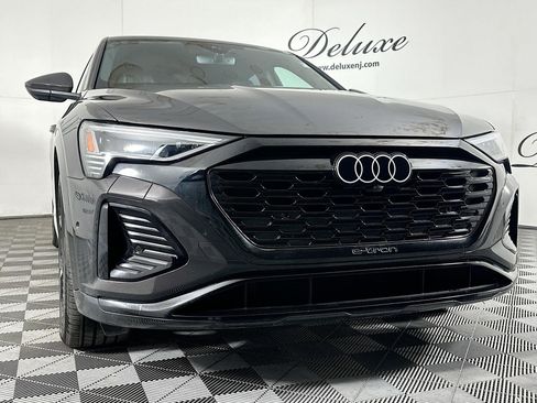 Used 2024 Audi Q8 e-tron Prestige w/ Prestige Package image 30