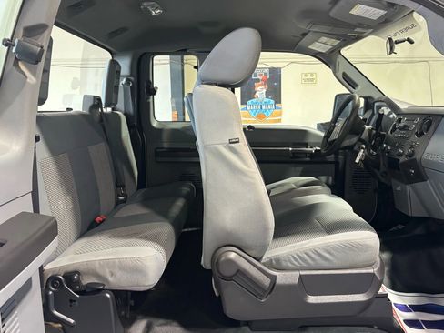 Used 2016 Ford F250 XL w/ Power Equipment Group image 11