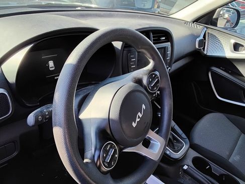Used 2024 Kia Soul LX FWD image 8
