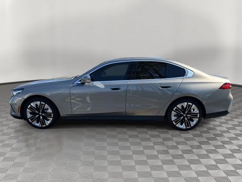 Certified 2025 BMW 530i xDrive w/ Premium Package image 6