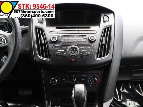 Used 2017 Ford Focus SE FWD image 15