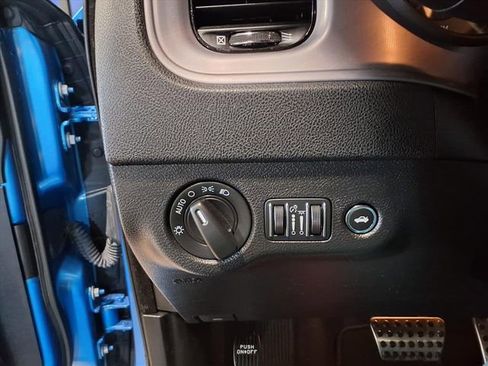 Used 2023 Dodge Charger R/T w/ Blacktop Package image 18