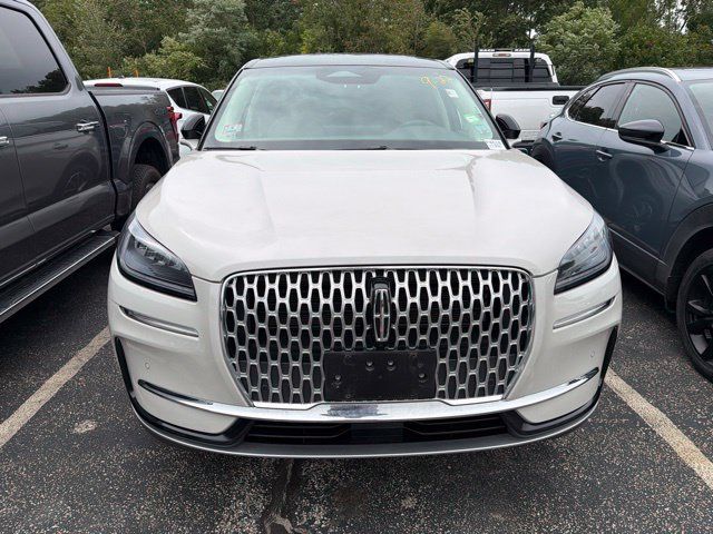 Used 2023 Lincoln Corsair AWD w/ Equipment Group 101A image 2