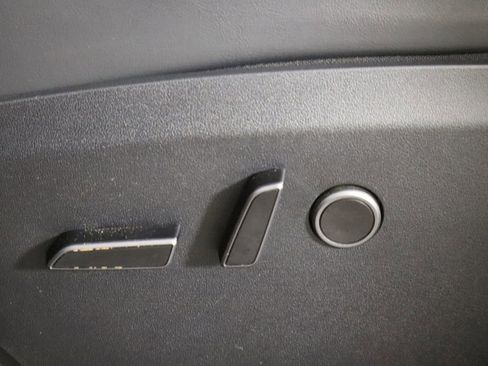 Used 2023 Tesla Model Y Long Range AWD/4WD image 19