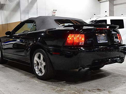 Used 2004 Ford Mustang GT RWD image 9
