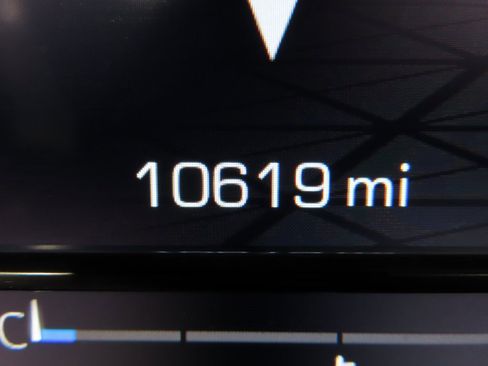 Used 2025 GMC Sierra 2500 SLT image 12