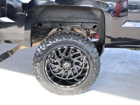 Used 2018 Chevrolet Silverado 1500 LT RWD image 5