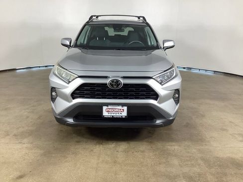Used 2020 Toyota RAV4 XLE AWD/4WD image 2