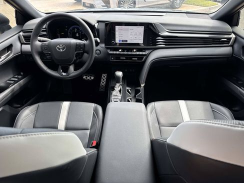 Used 2025 Toyota Camry SE FWD image 20