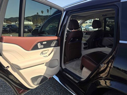 Used 2024 Mercedes-Benz Maybach GLS 600 Maybach GLS 600 image 17
