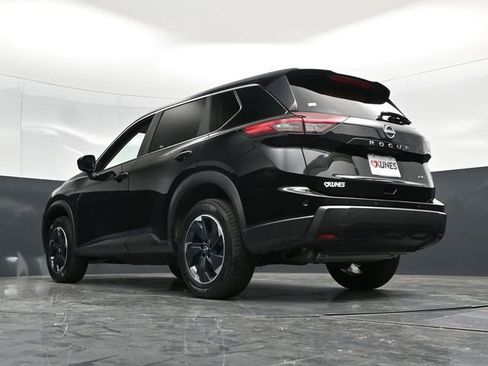 Used 2025 Nissan Rogue SV AWD/4WD image 57