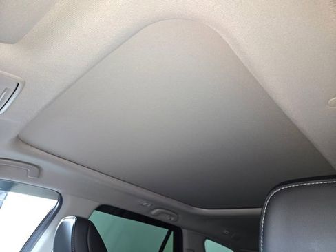 Used 2025 Honda Pilot Touring image 14