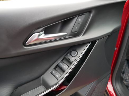 Used 2025 Chevrolet Equinox LT w/ Safety and Technology Package image 19