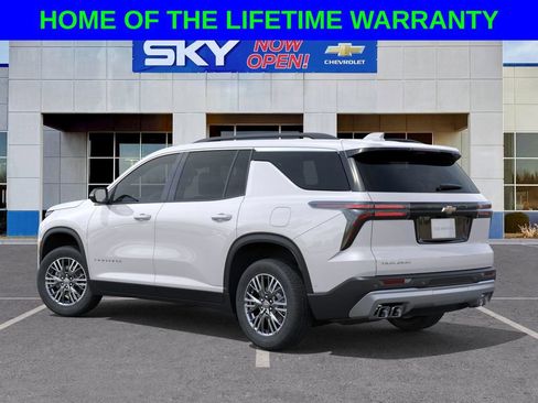 New 2025 Chevrolet Traverse LT w/ Driver Confidence Package image 3