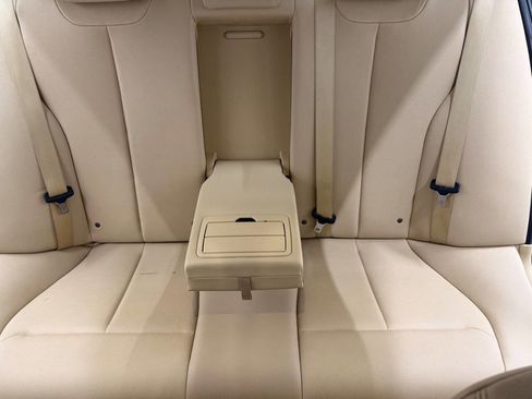 Used 2016 BMW 320i Sedan image 6