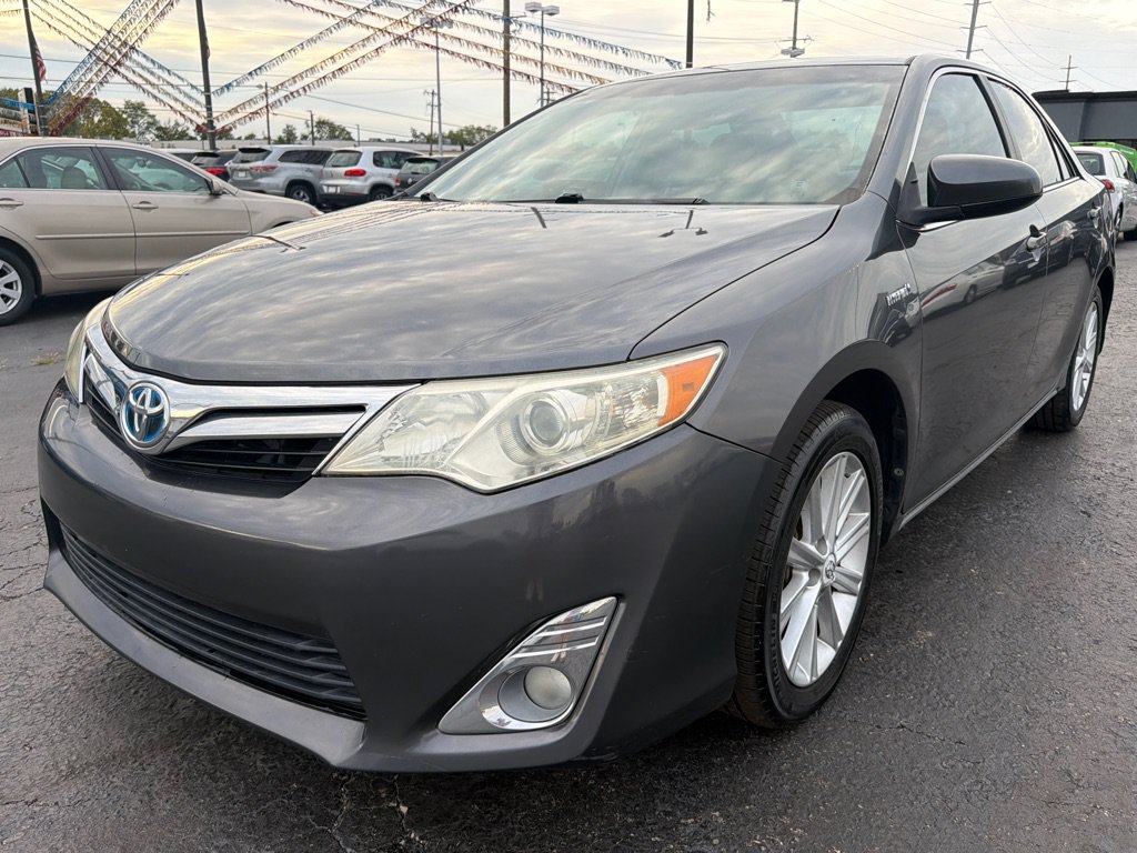 Used 2013 Toyota Camry XLE w/ Leather Pkg FWD image 3