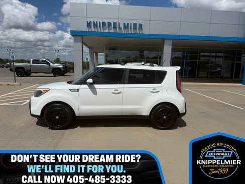 Used 2016 Kia Soul FWD image 1