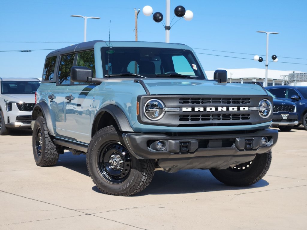 Used 2023 Ford Bronco Black Diamond AWD/4WD image 1