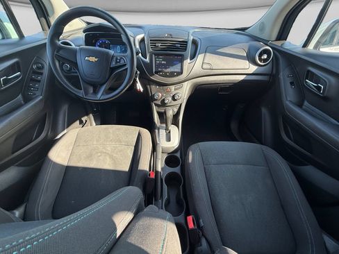 Used 2016 Chevrolet Trax LS AWD/4WD image 24