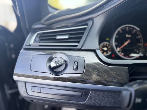Used 2014 BMW 750Li RWD image 12
