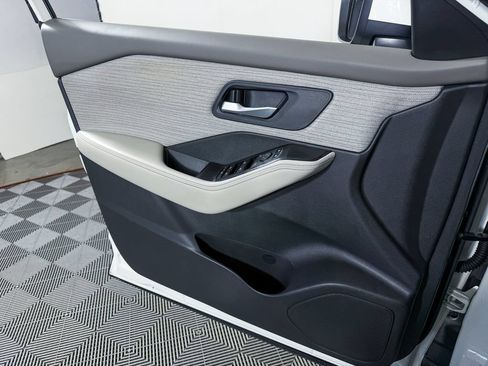 Certified 2022 Nissan Rogue SV AWD/4WD image 42